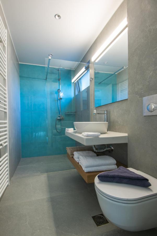 Kadeview Luxury